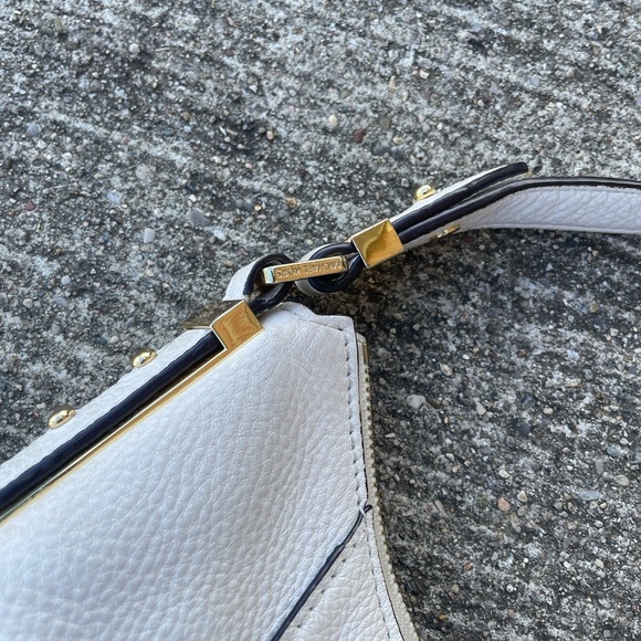 Michael Kors white "Bowery" purse shoulder bag - Picture 4 of 9